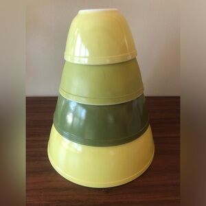 Pyrex four piece Vintage Green and Yellow Mixing Bowls